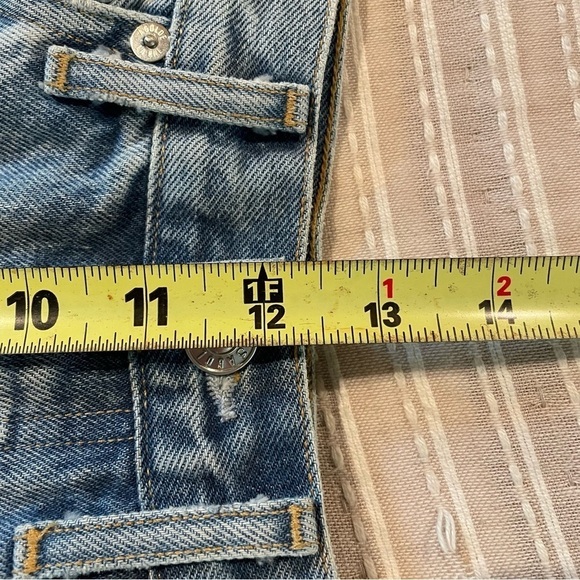 Agolde 90’s Mid Rise Loose Fit Straight Jeans in Fall Out 24 - Picture 13 of 14